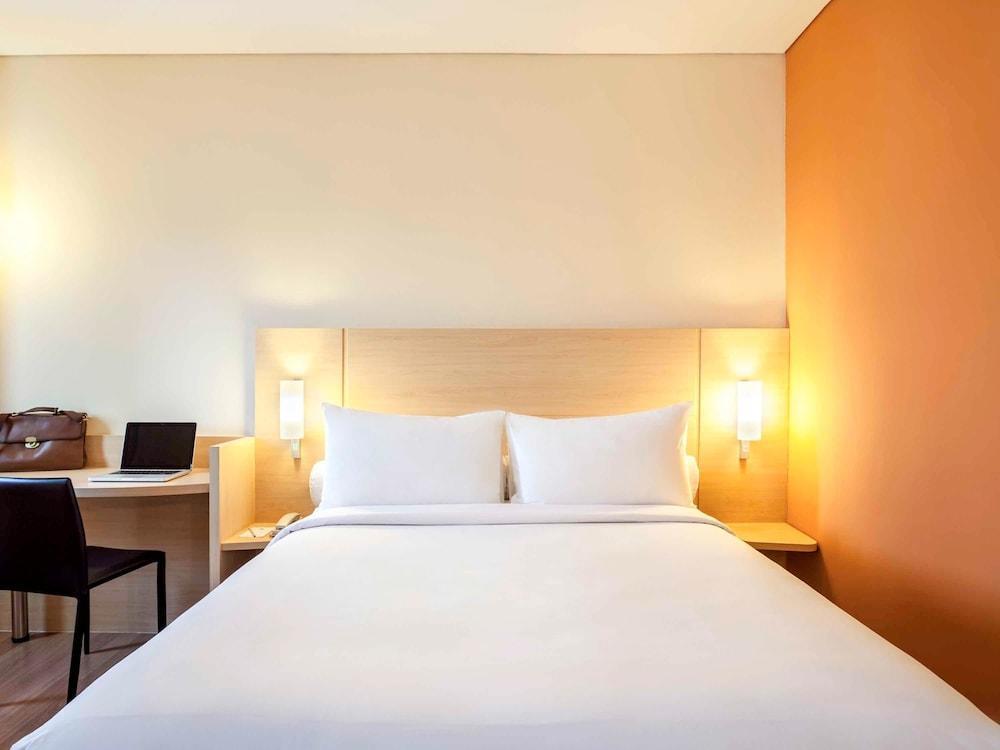 Ibis Jakarta Harmoni Екстериор снимка