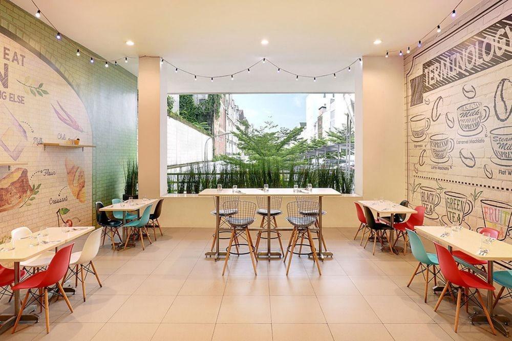 Ibis Jakarta Harmoni Екстериор снимка