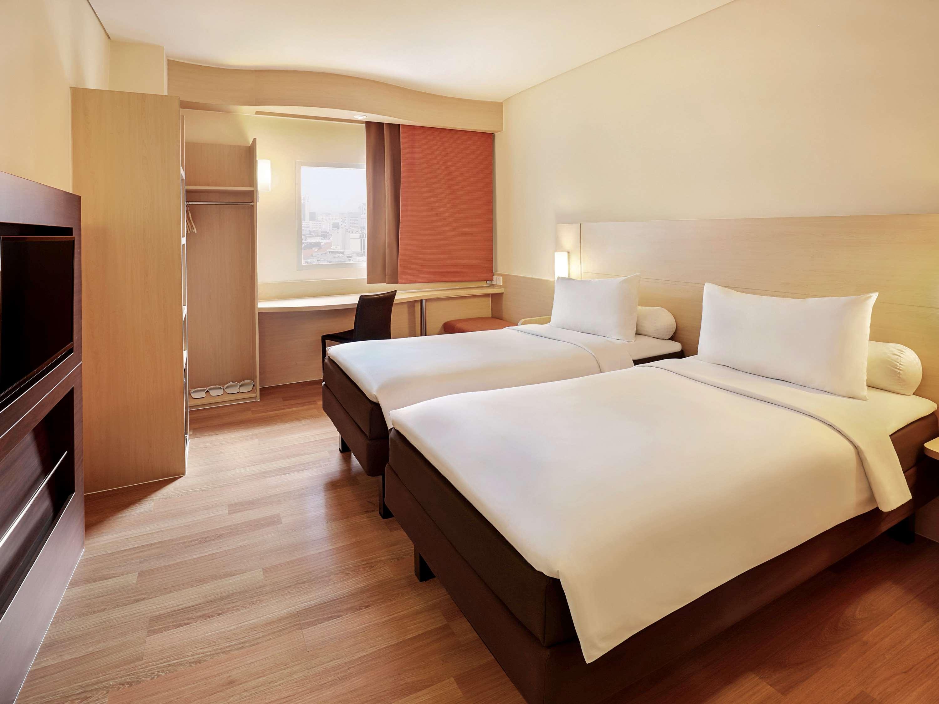Ibis Jakarta Harmoni Екстериор снимка