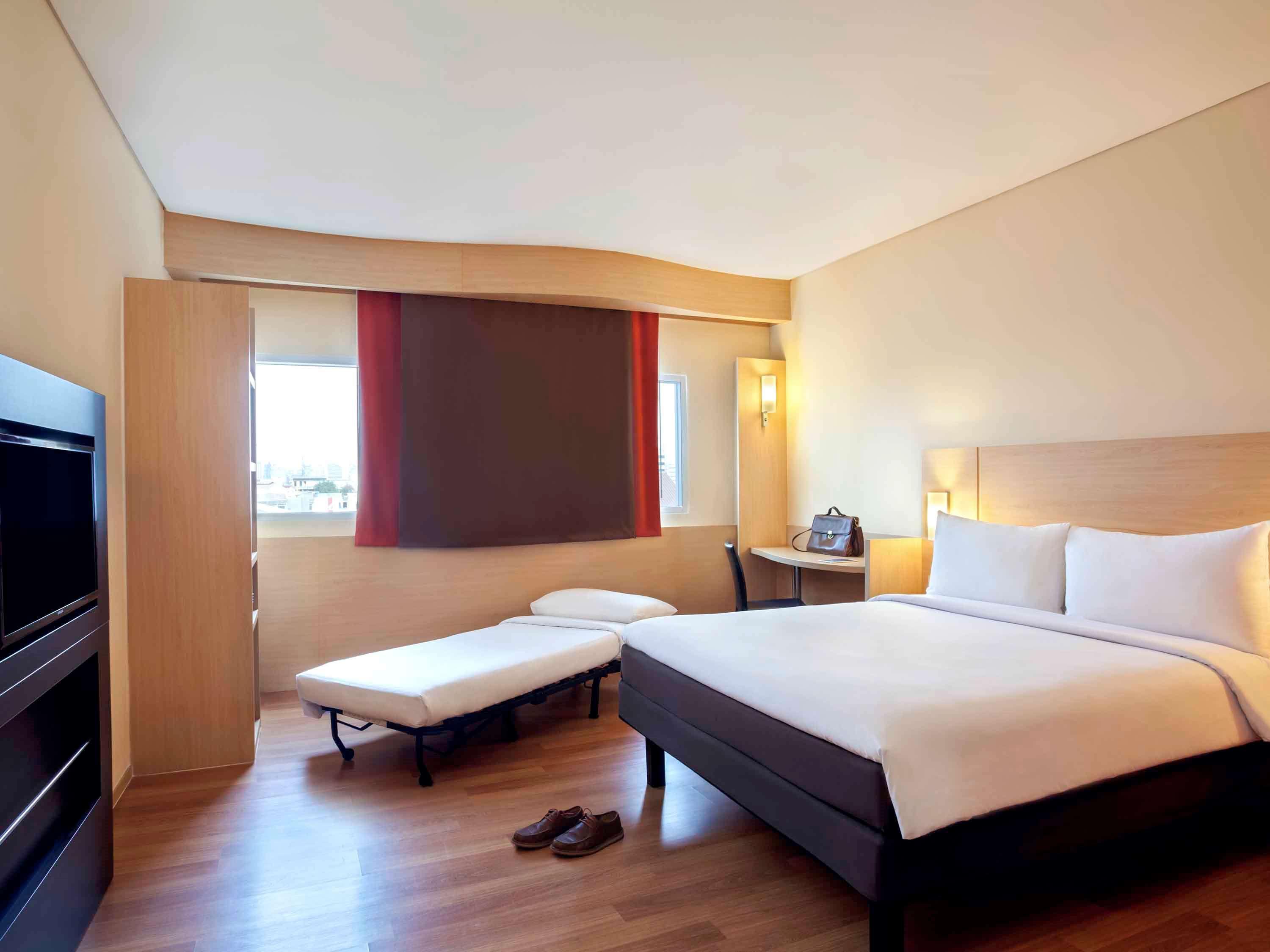 Ibis Jakarta Harmoni Екстериор снимка