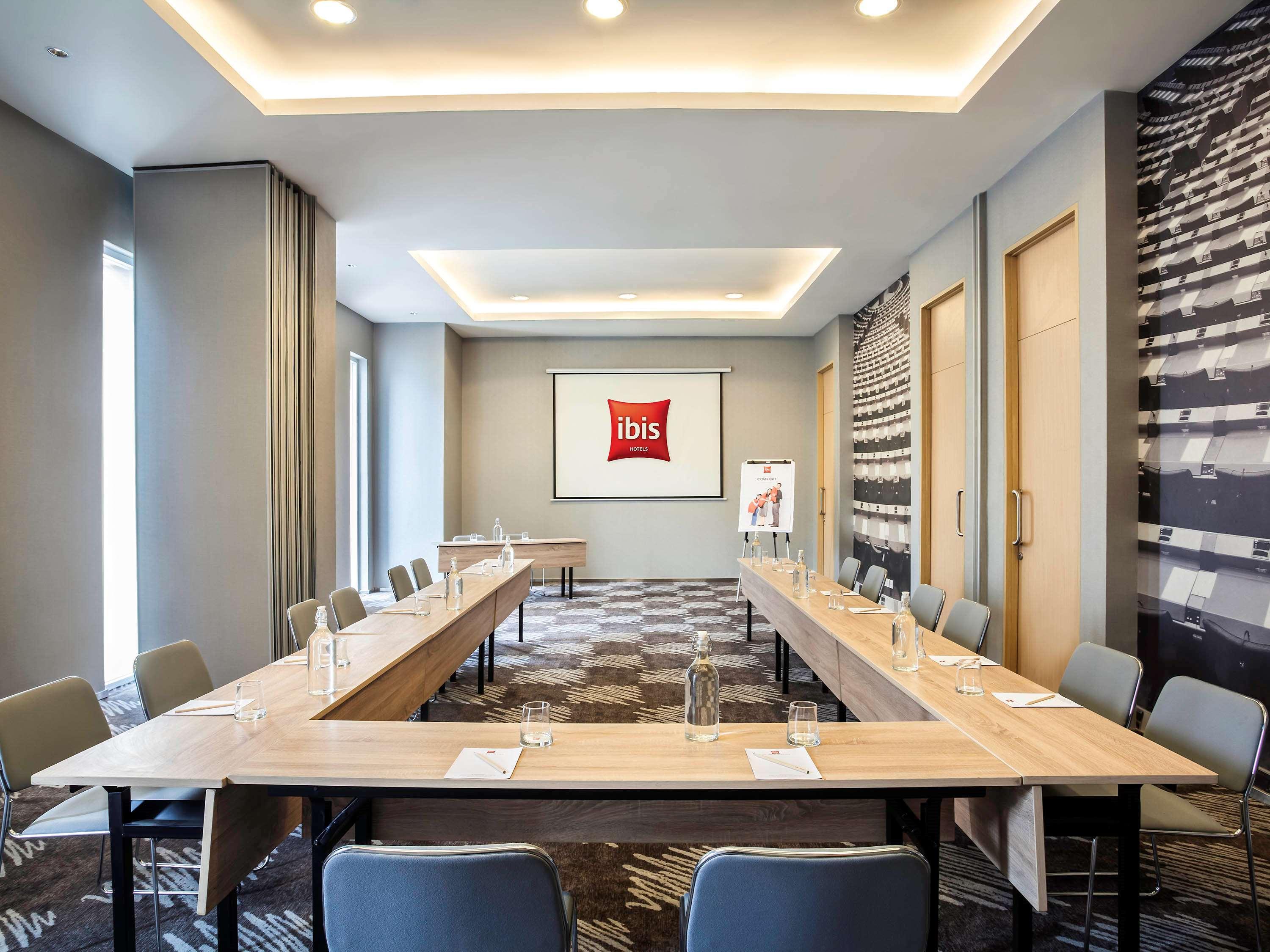 Ibis Jakarta Harmoni Екстериор снимка