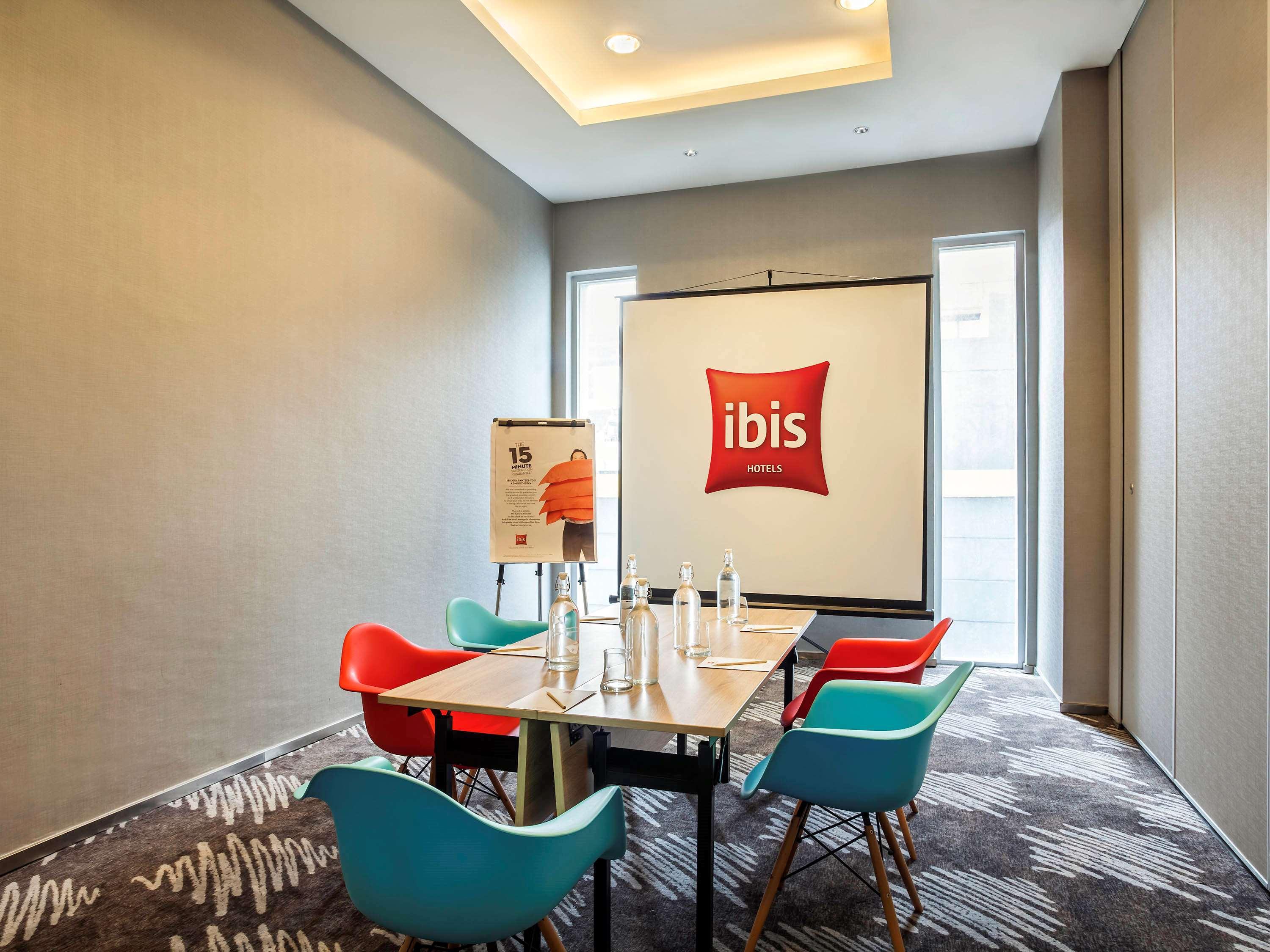 Ibis Jakarta Harmoni Екстериор снимка