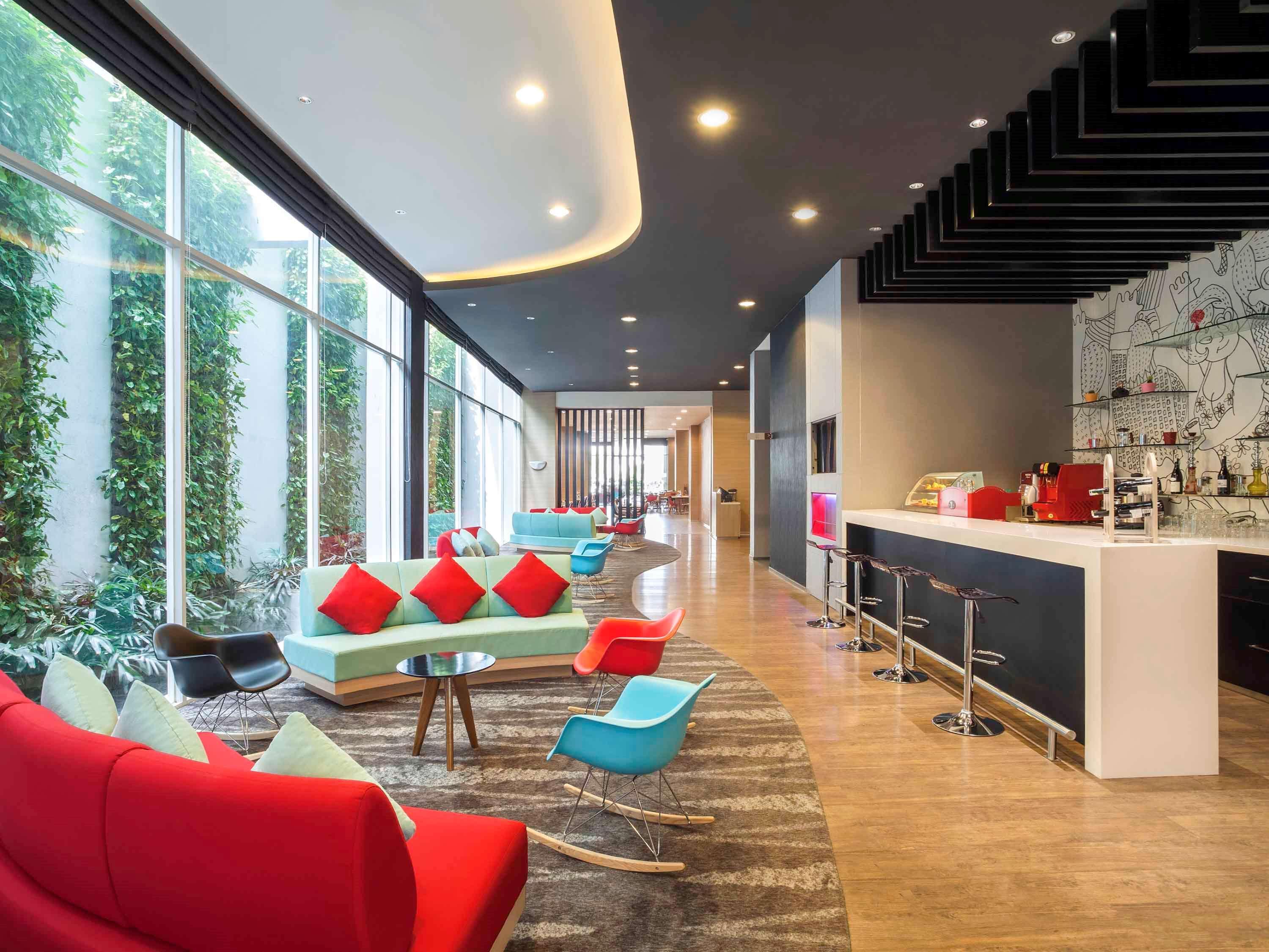 Ibis Jakarta Harmoni Екстериор снимка