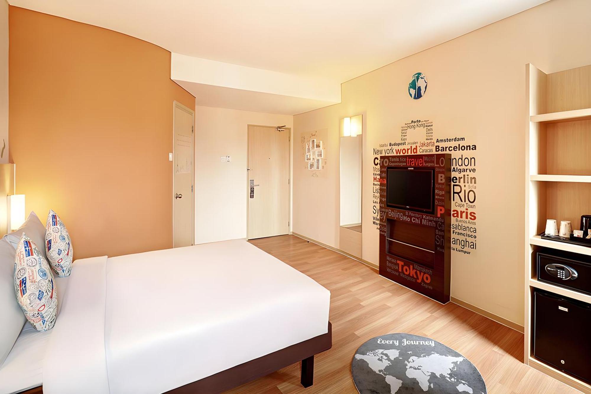 Ibis Jakarta Harmoni Екстериор снимка