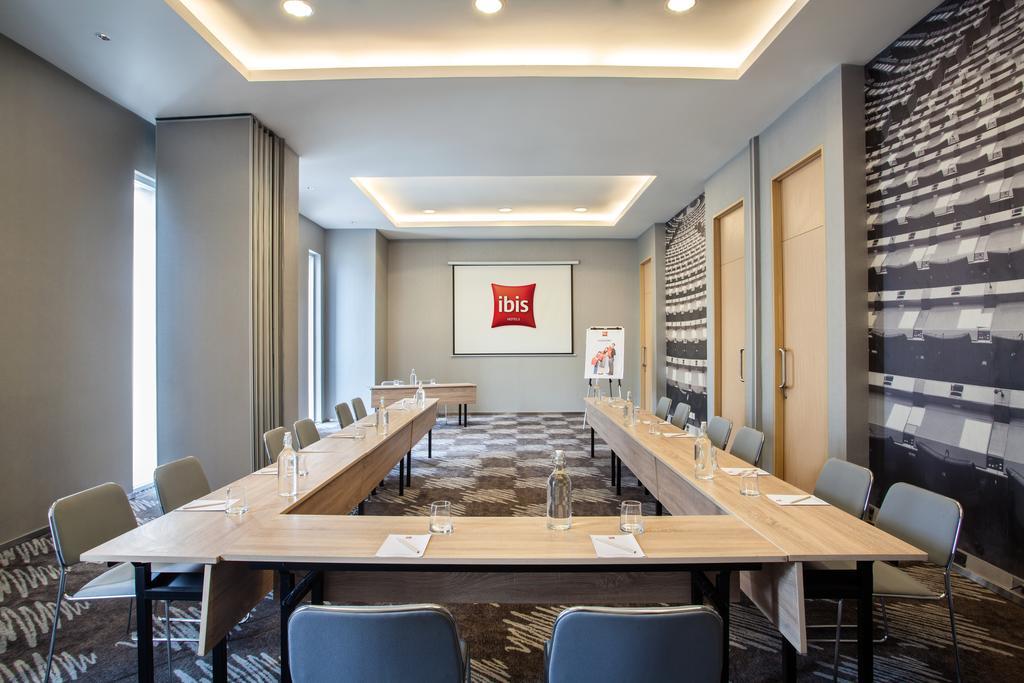 Ibis Jakarta Harmoni Екстериор снимка