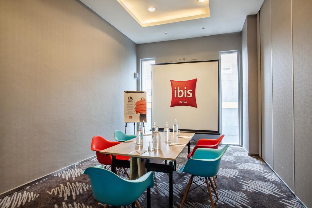 Ibis Jakarta Harmoni Екстериор снимка