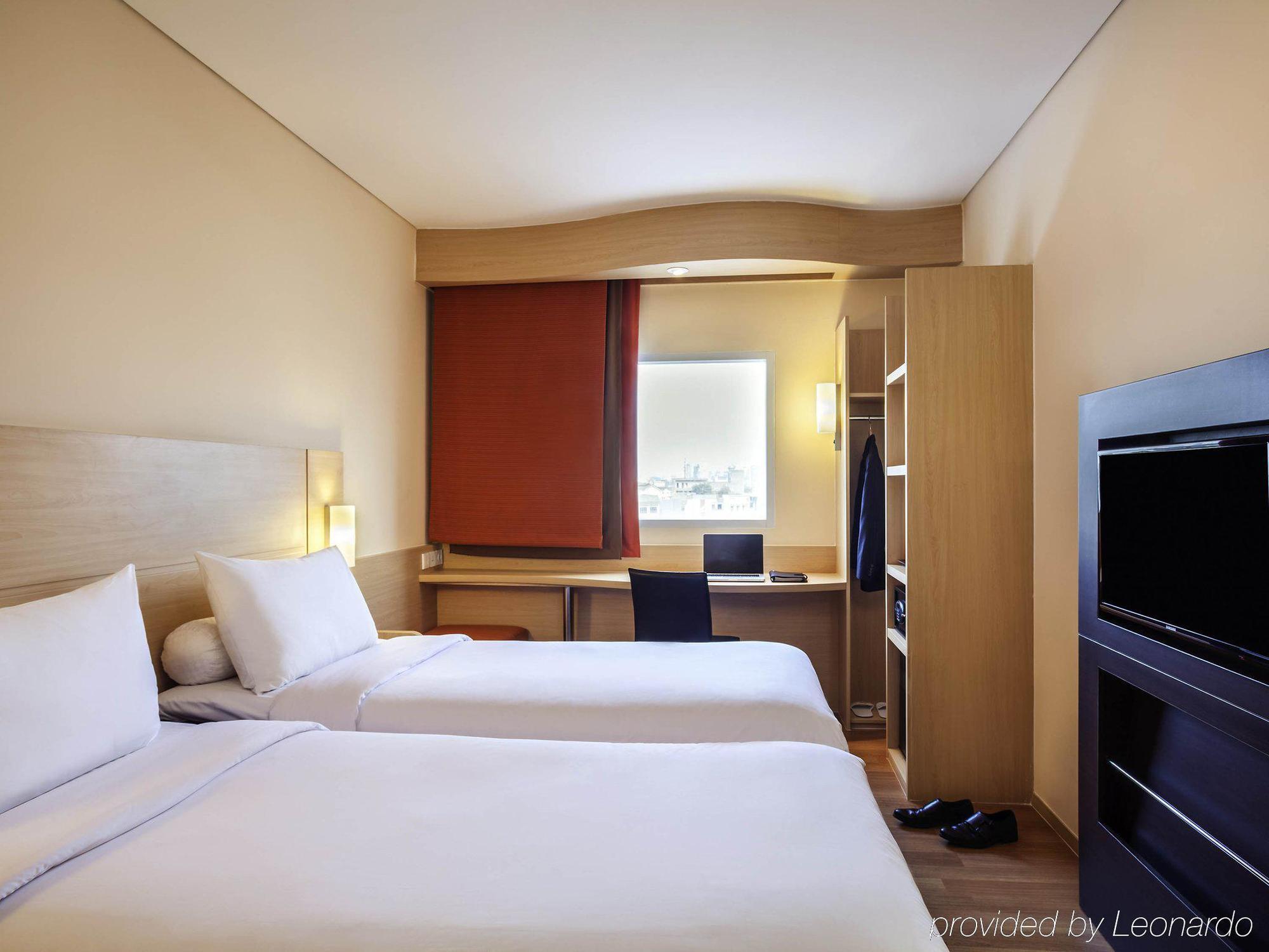 Ibis Jakarta Harmoni Екстериор снимка