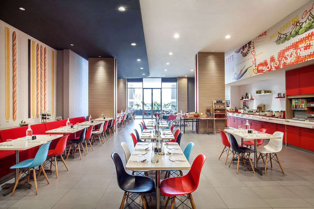 Ibis Jakarta Harmoni Екстериор снимка