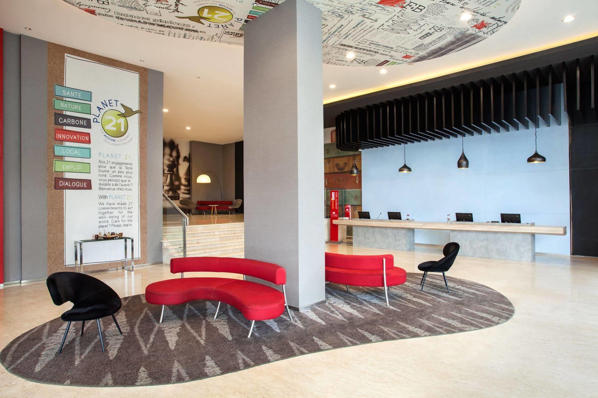 Ibis Jakarta Harmoni Екстериор снимка